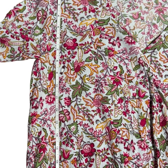 LOFT Woman’s Multicolor Floral V Back Elastic Hem Blouse Size Small - Picture 6 of 6